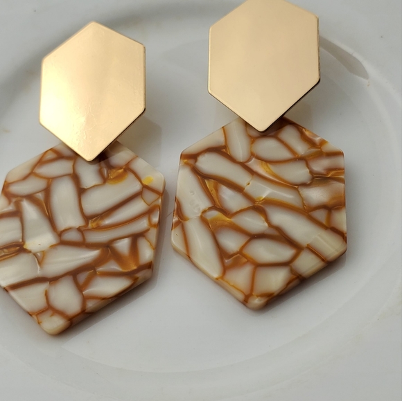 💫5/$25 Marble Geometric Gold Earrings - Picture 5 of 7